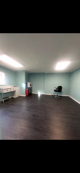 652 Suffolk Ave, Brentwood, NY for lease - Building Photo - Image 3 of 15