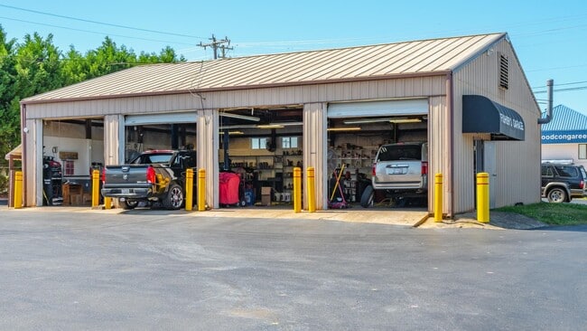 More details for 639 Congaree Rd, Greenville, SC - Retail for Sale