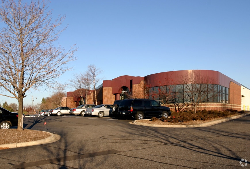 10025 Valley View Rd, Eden Prairie, MN for lease - Building Photo - Image 2 of 6