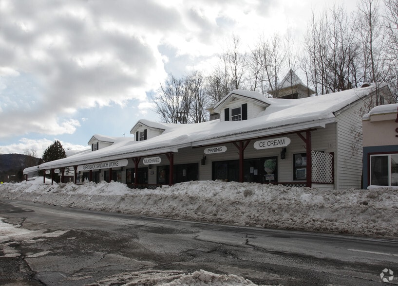 12 Beach Rd, Lake George, NY for lease - Primary Photo - Image 2 of 5