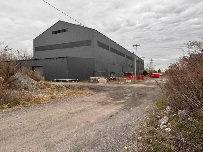 3505 Hyde Park Blvd, Niagara Falls, NY à vendre - Photo du bâtiment - Image 2 de 4