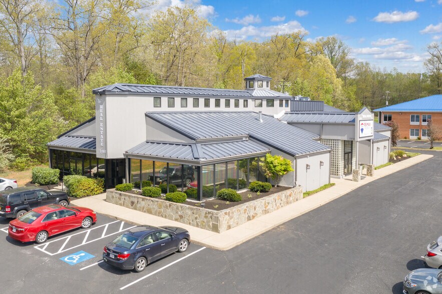 7373 Comfort Inn Dr, Warrenton, VA à louer - Photo du bâtiment - Image 3 de 29