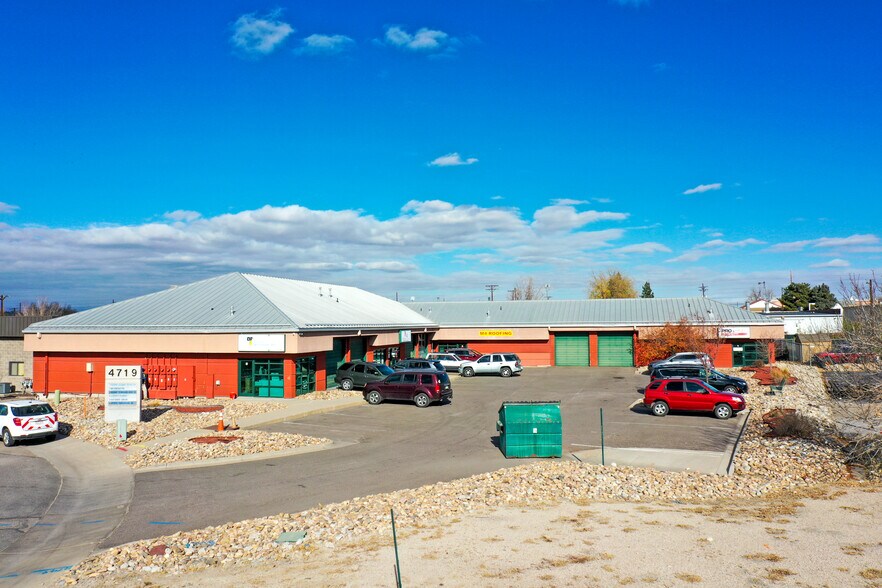 4719 S Santa Fe Cir, Englewood, CO à louer - Photo du bâtiment - Image 3 de 6