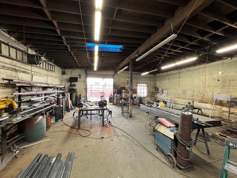 1345 W Gaylord St, Long Beach, CA à vendre - Photo intérieure - Image 2 de 6