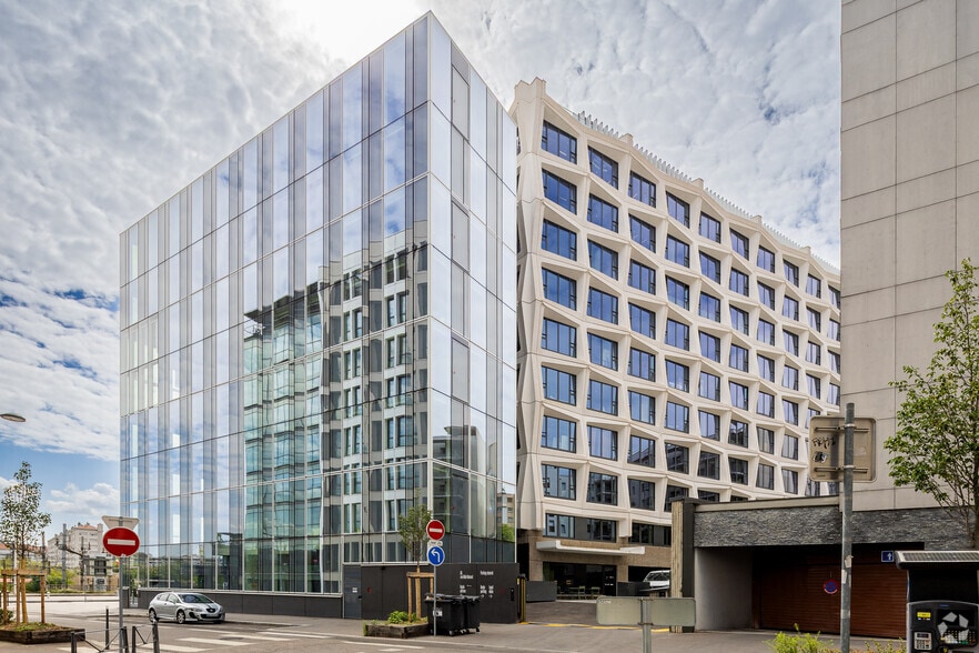 141-143 Cours Gambetta, Lyon à louer - Photo du bâtiment - Image 3 de 4