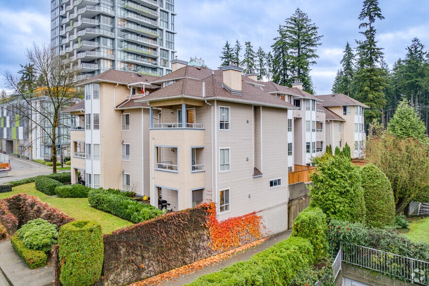 1175 Heffley Cres, Coquitlam, BC à vendre - Photo du bâtiment - Image 2 de 3