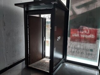 Plus de détails pour Multi-résidentiel à vendre