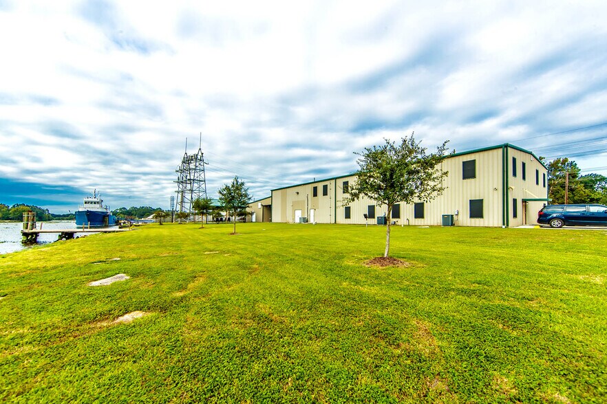 1711 Dunn St, Houma, LA à louer - Photo du bâtiment - Image 3 de 55