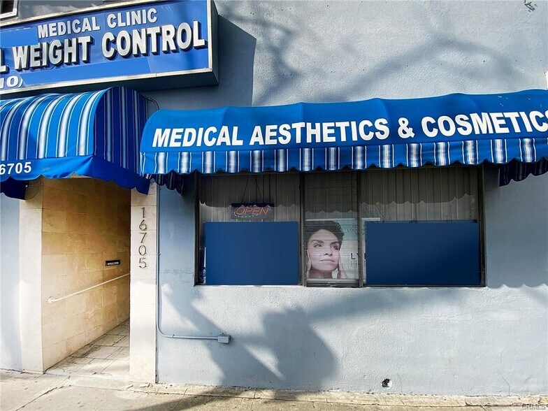 16705 Hawthorne Blvd, Lawndale, CA à louer - Photo du bâtiment - Image 3 de 37