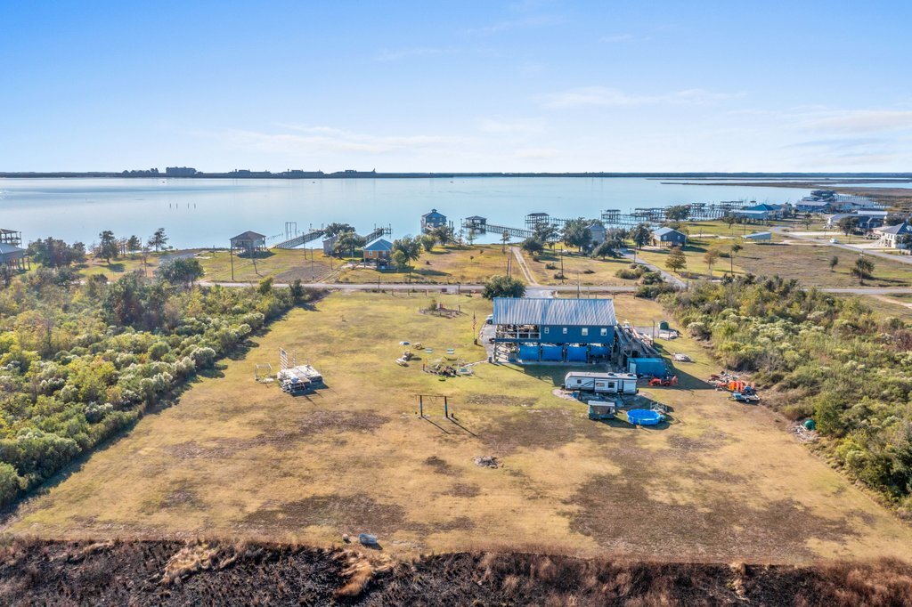 5985 Big Lake rd, Lake Charles, LA à vendre Photo principale- Image 1 de 32
