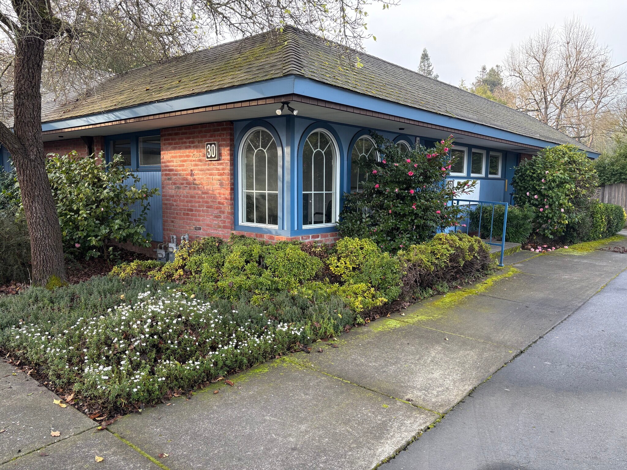 30-36 Doctors Park Dr, Santa Rosa, CA à louer Photo du bâtiment- Image 1 de 3