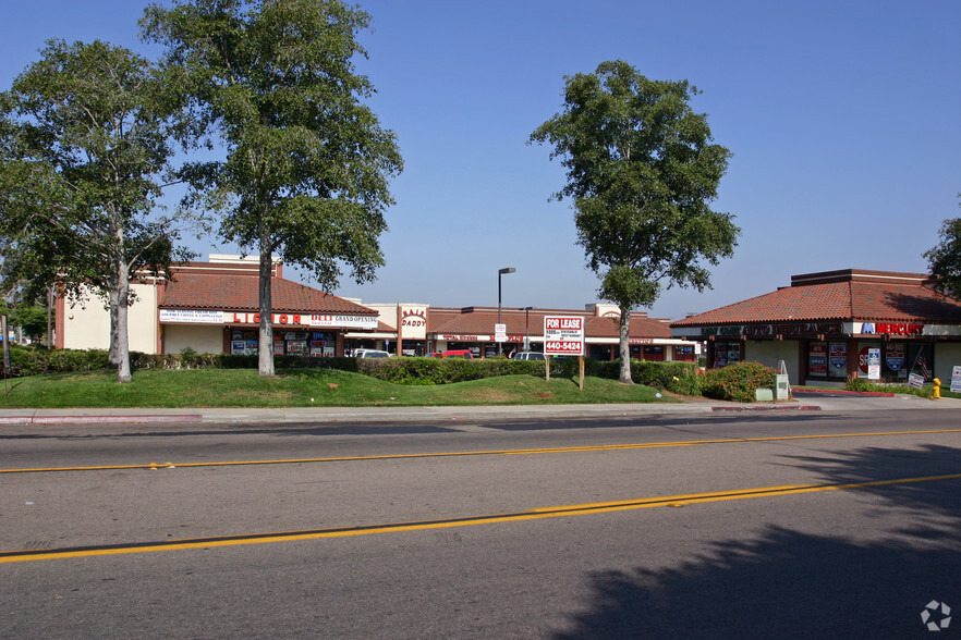 1464-1468 Graves Ave, El Cajon, CA for lease - Building Photo - Image 2 of 7