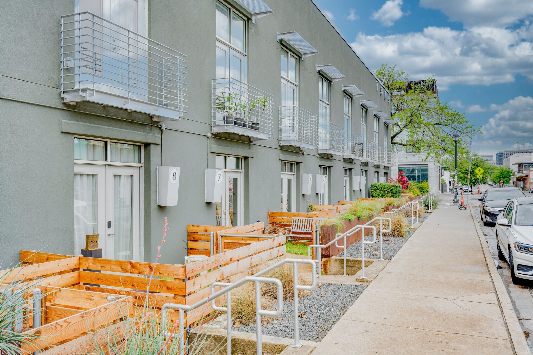 1305 E 6th St, Austin, TX for lease Building Photo- Image 1 of 18