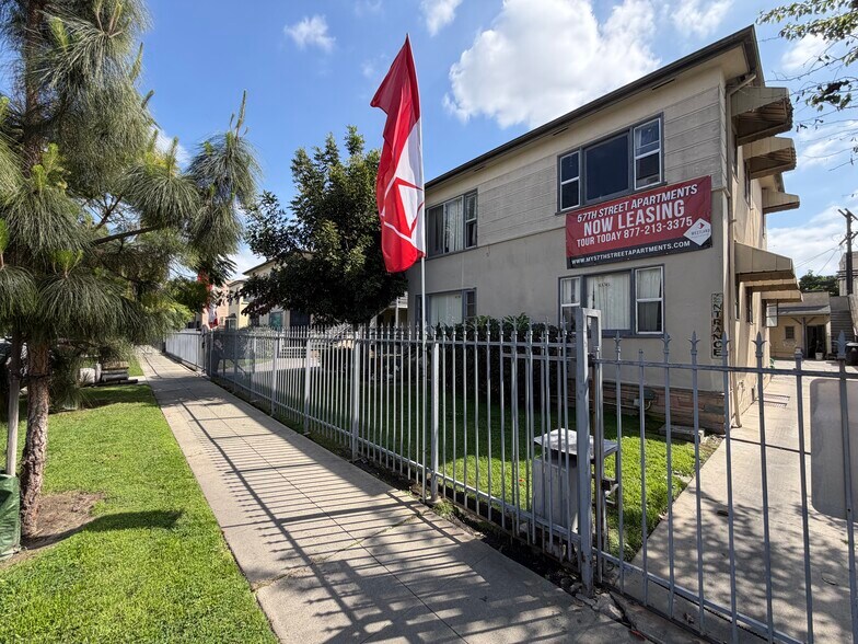 1026-1036 W 57th St, Los Angeles, CA à vendre - Photo du bâtiment - Image 3 de 12
