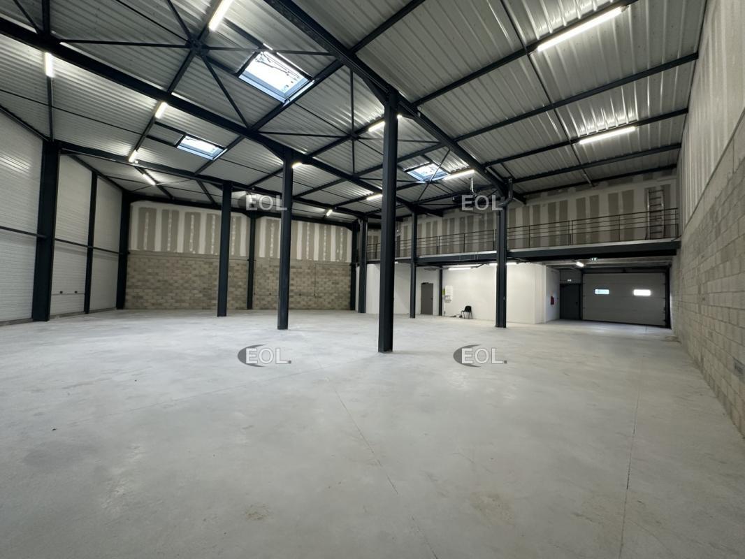 Flex in Aubagne for lease Building Photo- Image 1 of 13
