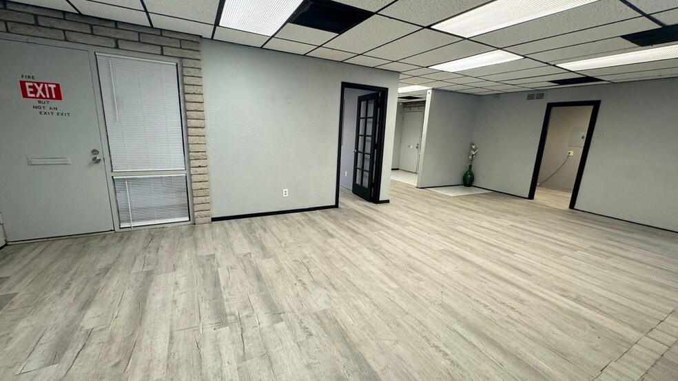 2201 S McClintock Dr, Tempe, AZ à louer - Photo intérieure - Image 3 de 17