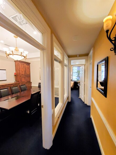 565 Brunswick Rd, Grass Valley, CA à vendre - Photo intérieure - Image 3 de 25