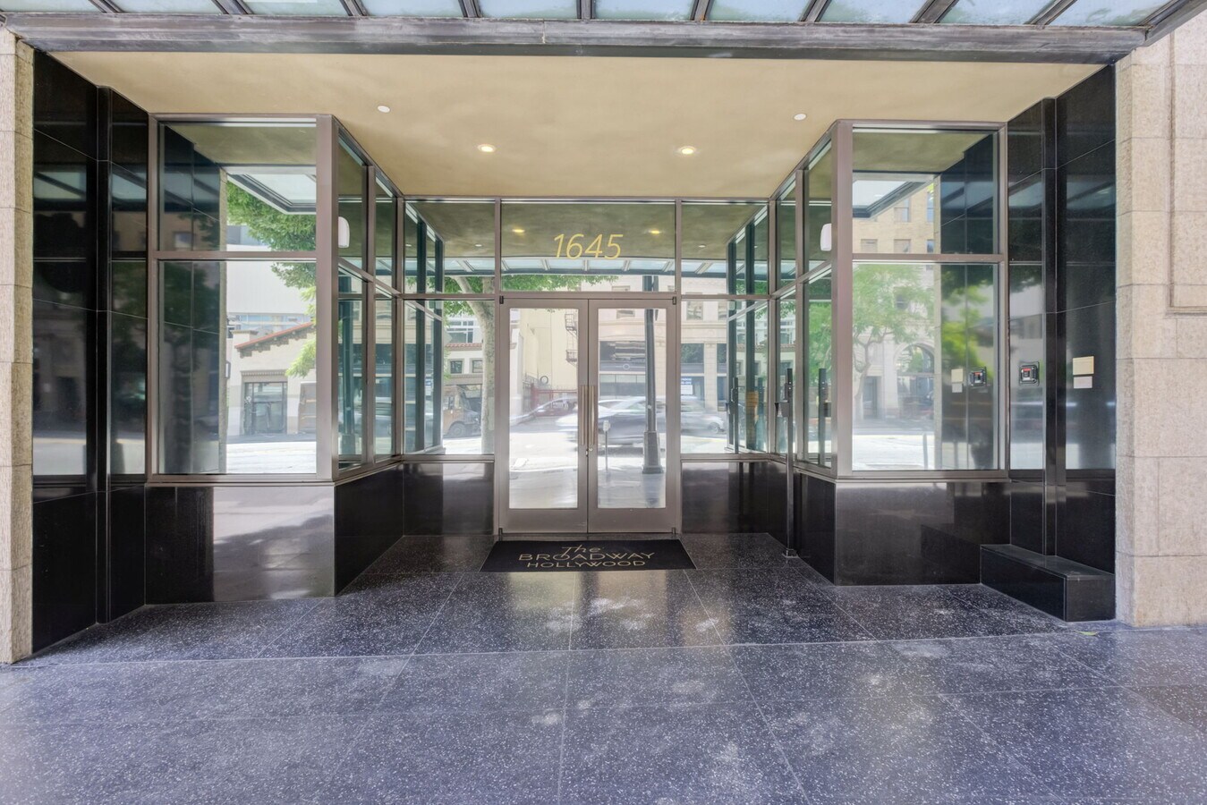 1645 Vine St, Hollywood, CA 90028 - Unit 908 - - Interior Photo - Image 1 of 32