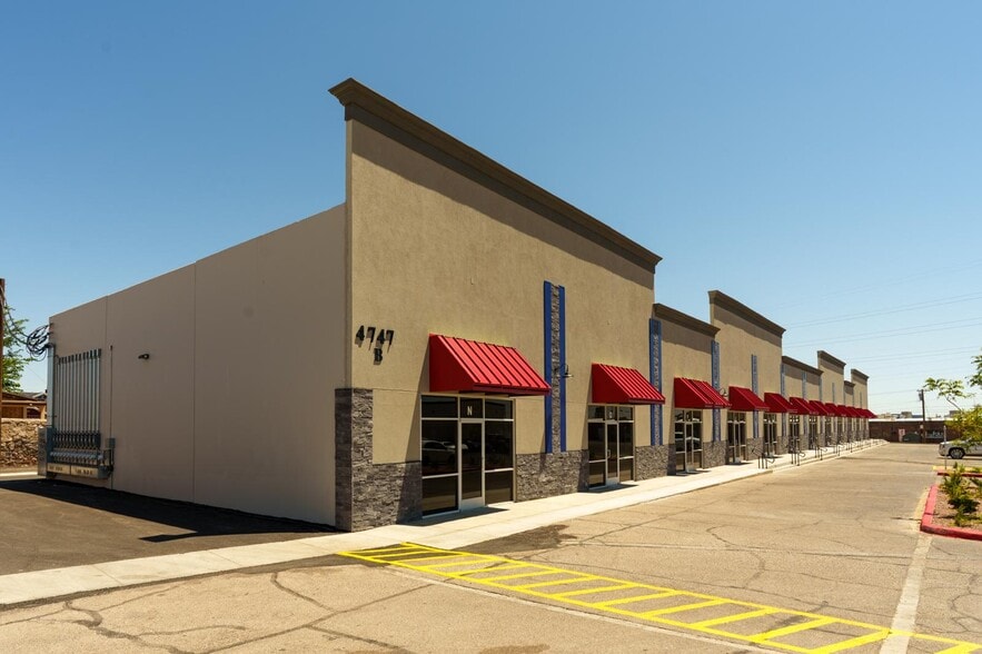 4747 Hondo Pass Dr, El Paso, TX for lease - Building Photo - Image 2 of 19