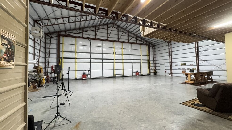 159 Industrial Park Dr, Sevierville, TN à vendre - Photo intérieure - Image 2 de 22