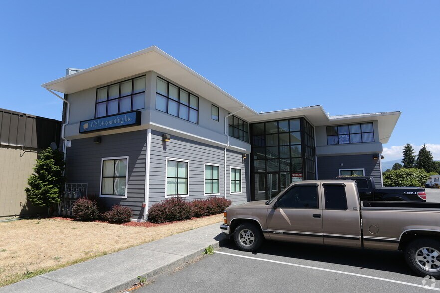 2210 Riverside Dr, Mount Vernon, WA à louer - Photo du bâtiment - Image 3 de 6