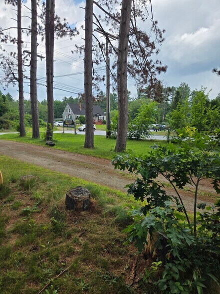 221 Rockingham Rd, Londonderry, NH à vendre - Photo du bâtiment - Image 2 de 3