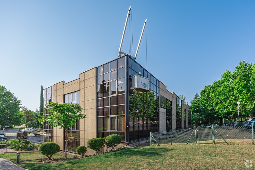 Calle Azalea, 1, Alcobendas, Madrid for lease - Primary Photo - Image 1 of 1