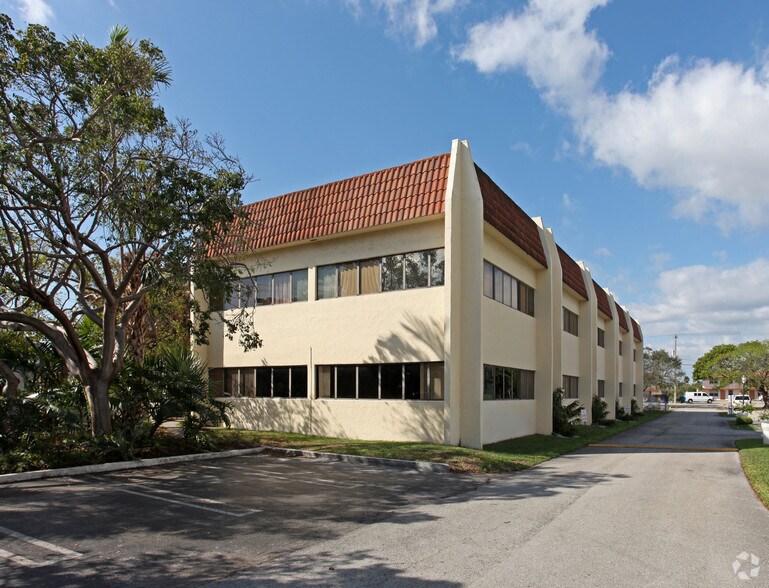 1825 Forest Hill Blvd, West Palm Beach, FL à louer - Photo du bâtiment - Image 2 de 3