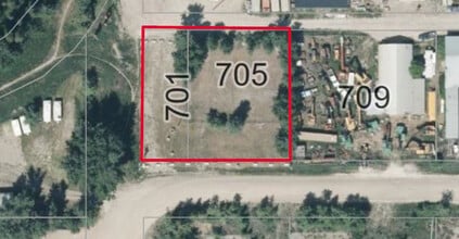 701-705 14 St S, Golden, BC - Aerial  map view