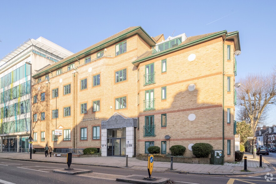 598-608 Chiswick High Rd, London for lease - Building Photo - Image 3 of 4