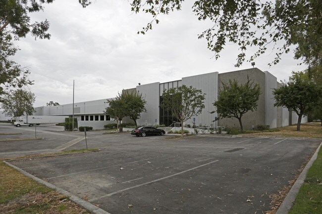 Plus de détails pour 13012 Midway Pl, Cerritos, CA - Industriel à louer