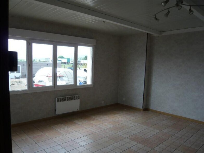 Flex in Tancarville for lease - Interior Photo - Image 3 of 3