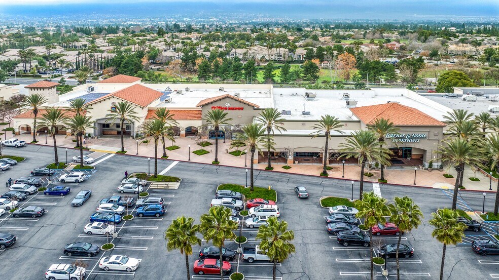 11070-11090 Foothill Blvd, Rancho Cucamonga, CA à vendre - Photo du bâtiment - Image 3 de 36
