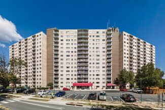 Plus de détails pour 2500 N Van Dorn St, Alexandria, VA - Multi-résidentiel à vendre