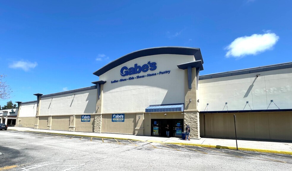 4665-4749 66th St N, Saint Petersburg, FL à louer - Photo du bâtiment - Image 3 de 16