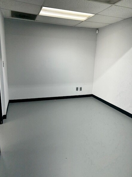 1020-1030 S Cypress St, La Habra, CA for lease - Interior Photo - Image 3 of 6