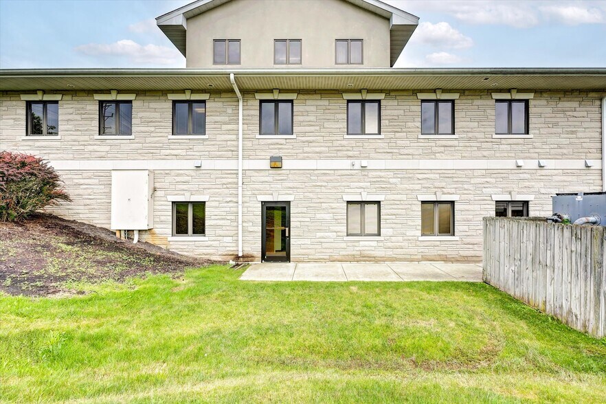 1614 25th St, Bedford, IN à louer - Photo du bâtiment - Image 3 de 15