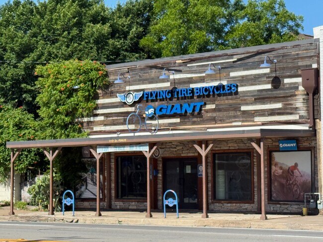 More details for 118 S Main St, Weatherford, TX - Retail for Lease