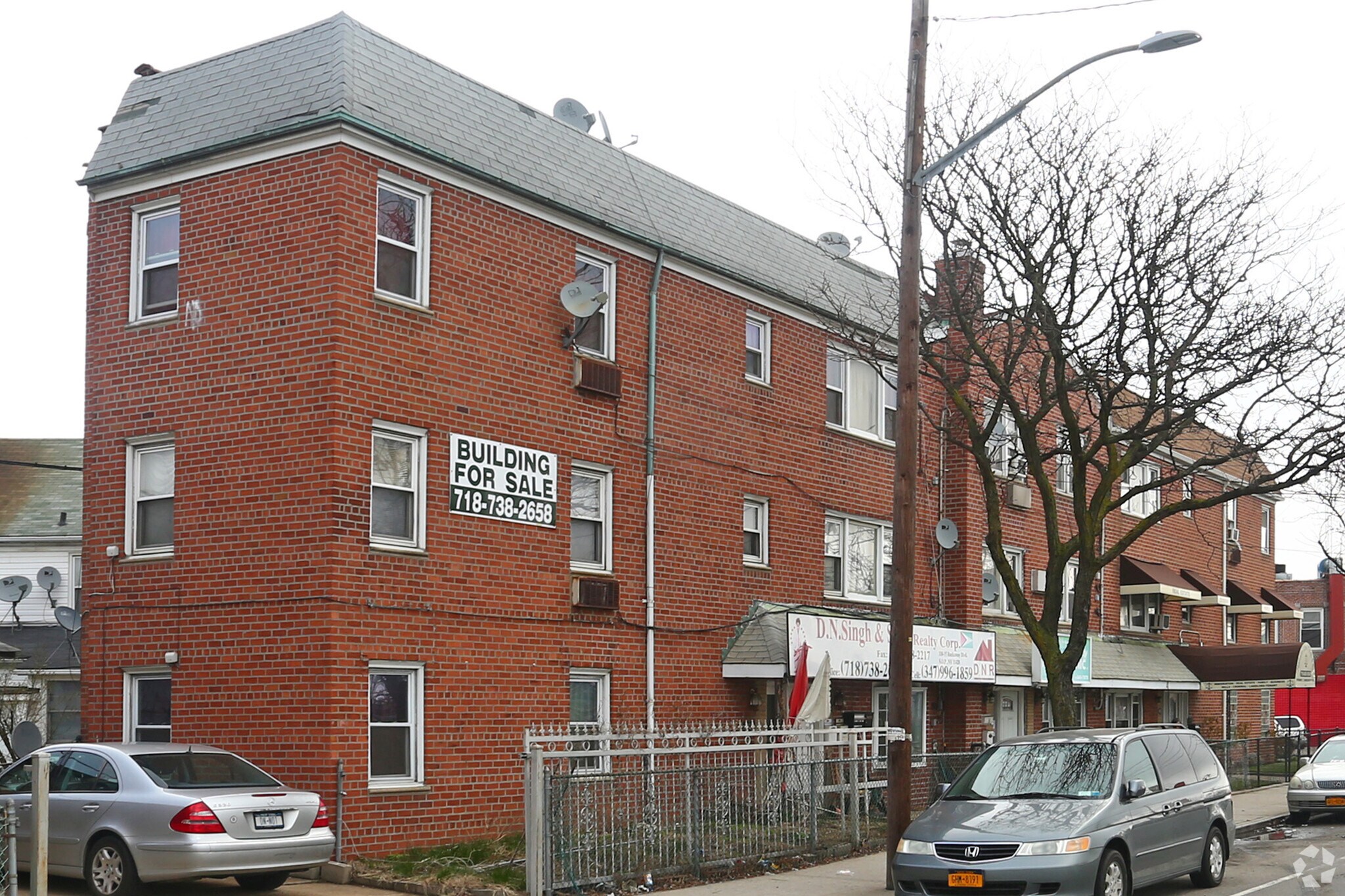 11015 Rockaway Blvd, South Ozone Park, NY à louer Photo principale- Image 1 de 5