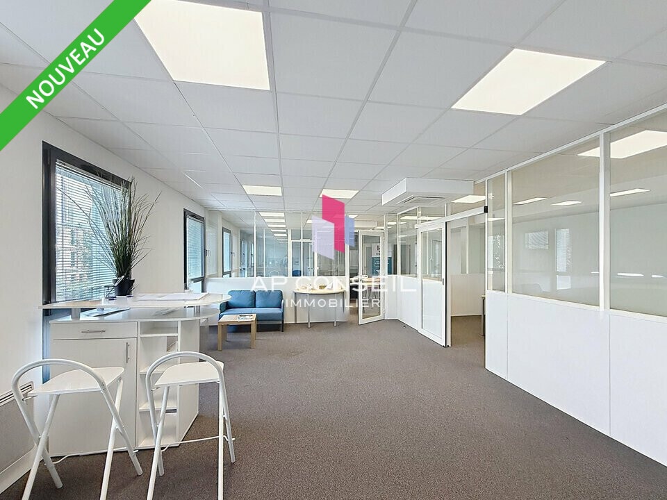 Office in Croissy-sur-Seine for lease Interior Photo- Image 1 of 6