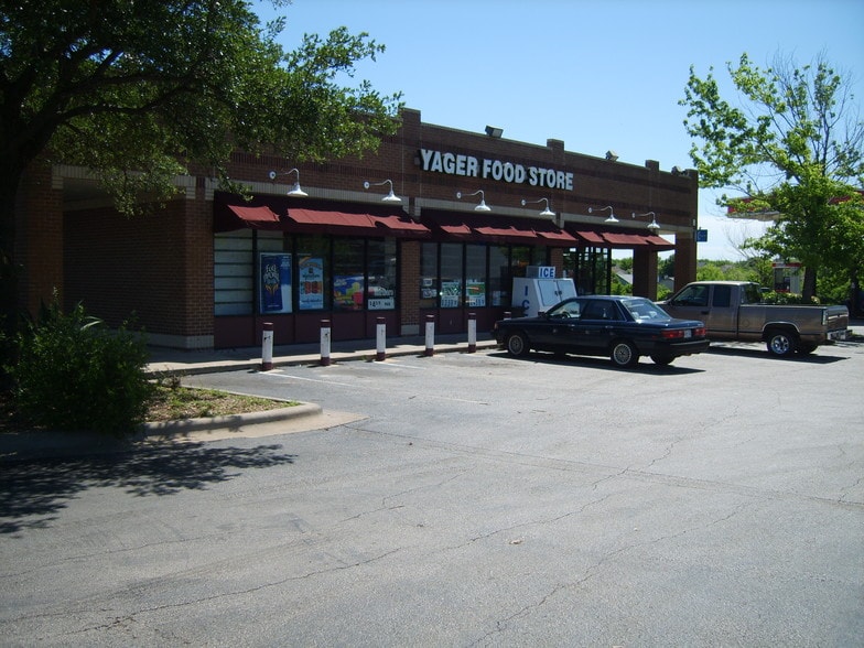 1006 E Yager Ln, Austin, TX for lease - Primary Photo - Image 1 of 5