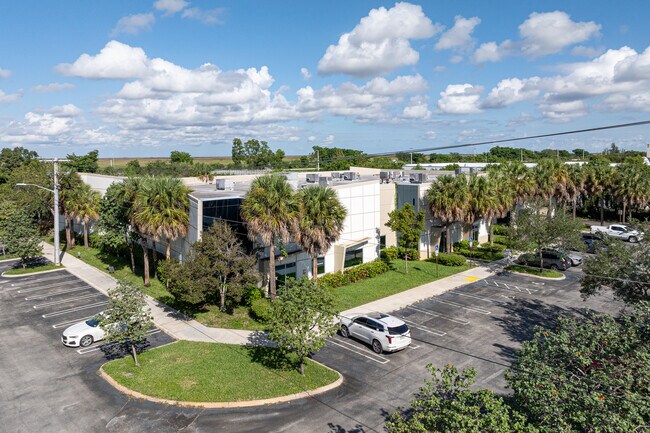 Plus de détails pour 3900-3908 NW 126th Ave, Coral Springs, FL - Industriel à vendre