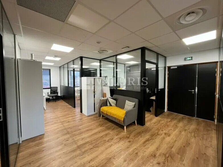 Rue Emilien Gautier, Aix-en-Provence for lease - Interior Photo - Image 2 of 12