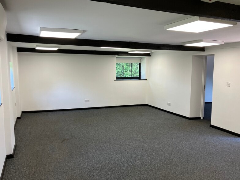 Brittons Ct, Clifton Reynes for lease - Building Photo - Image 3 of 11