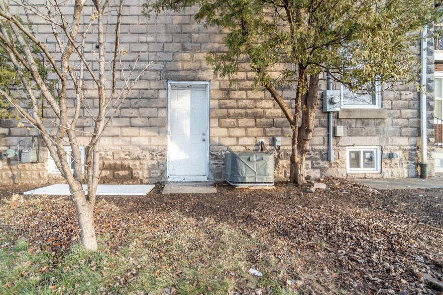 910 Burlington St E, Hamilton, ON for sale - Building Photo - Image 2 of 24