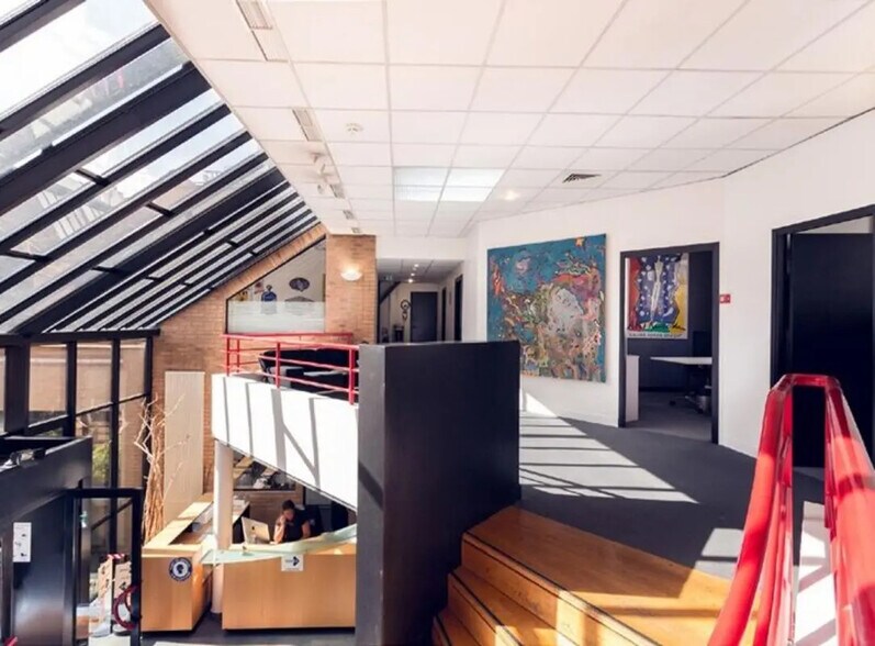 Bureau dans Suresnes à vendre - Photo du bâtiment - Image 3 de 22
