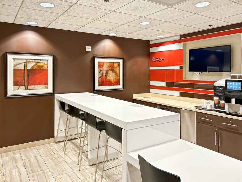 200 Barr Harbor Dr, Conshohocken, PA à louer - Photo intérieure - Image 3 de 15