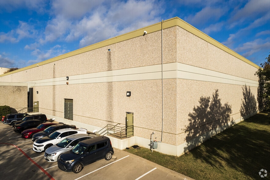 1400 Lakeway Dr, Lewisville, TX for lease - Building Photo - Image 2 of 5