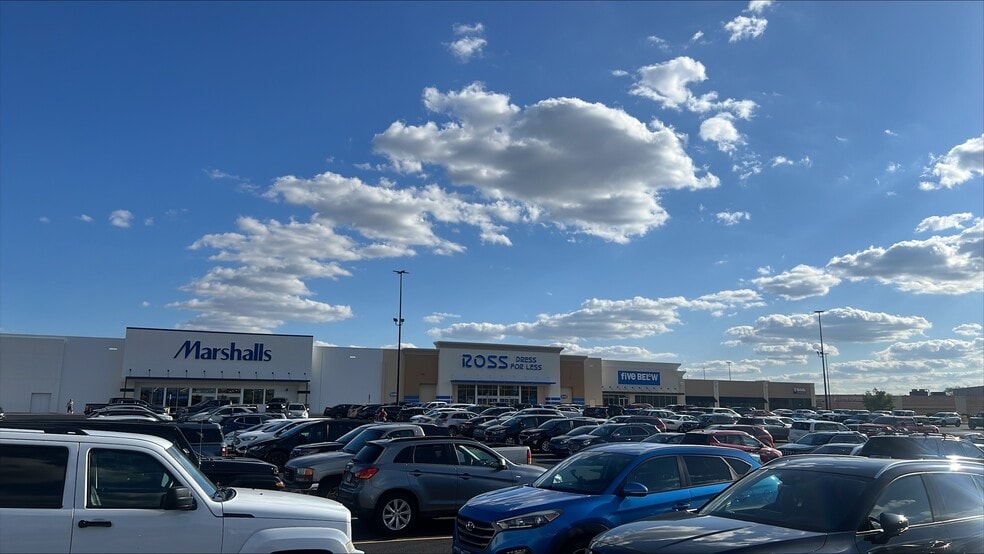 East Court Village Development Sites portfolio of 1 properties for sale on LoopNet.ca - Building Photo - Image 2 of 6