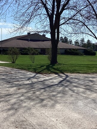 More details for 2525 Oakwood Rd, Oak Creek, WI - Specialty for Sale